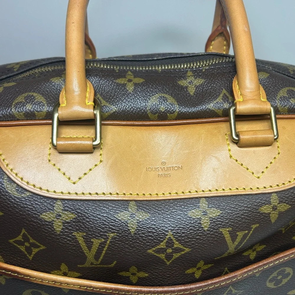 Louis Vuitton sophisticated louis